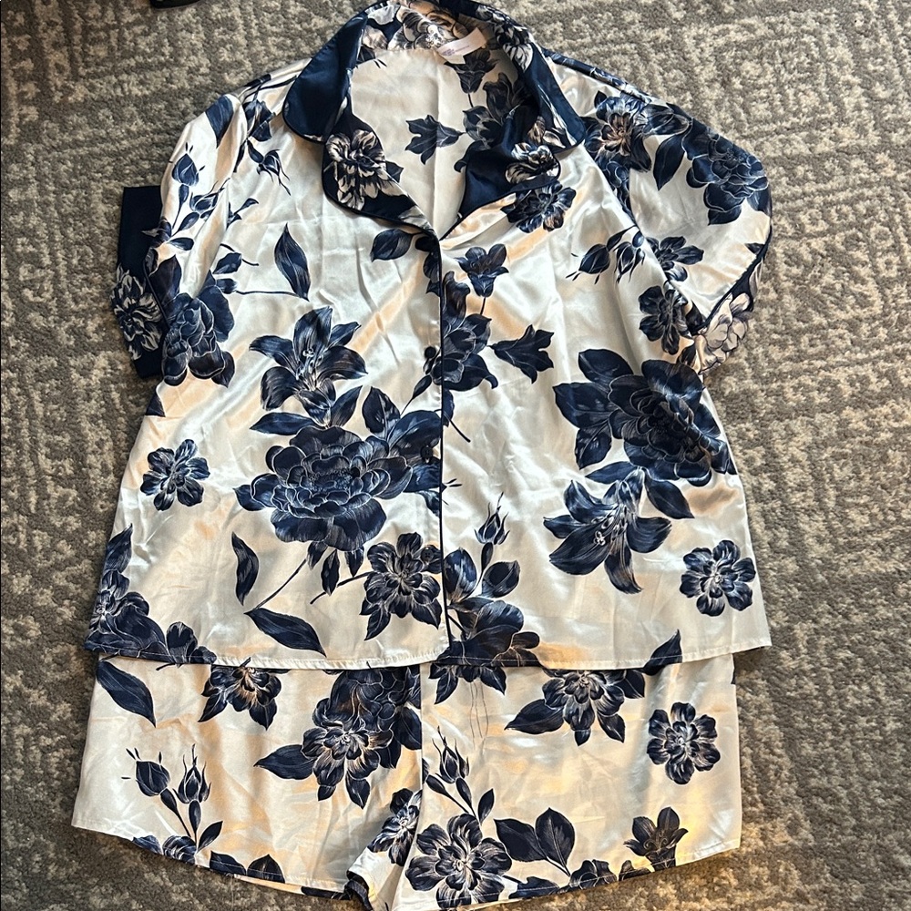 Floral womans Shirt and Shorts Set